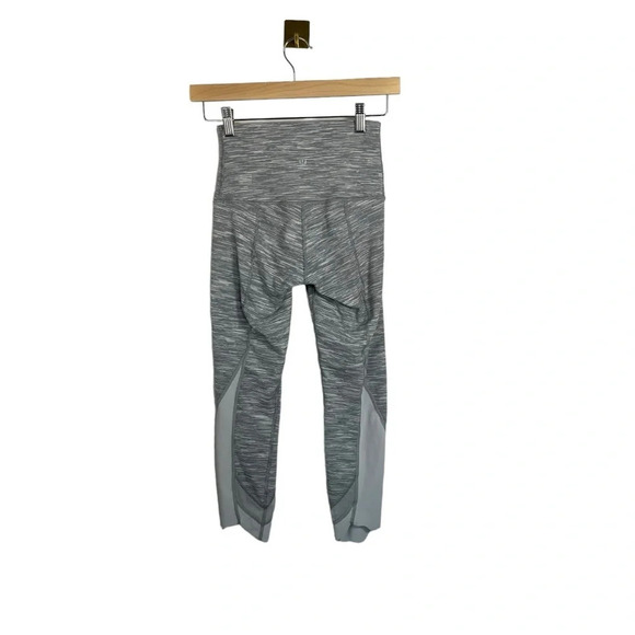 Lululemon High Rise Wunder Under Crop II Scallop in Grey/White Size 4/6 - Picture 10 of 11
